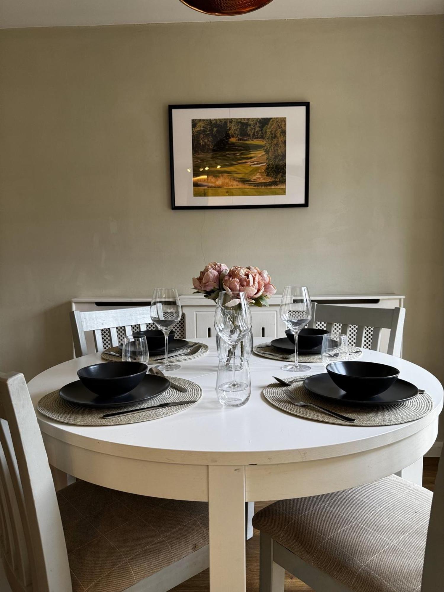 Chieveley Mews By Sarrochic Villa Sunningdale Exterior foto